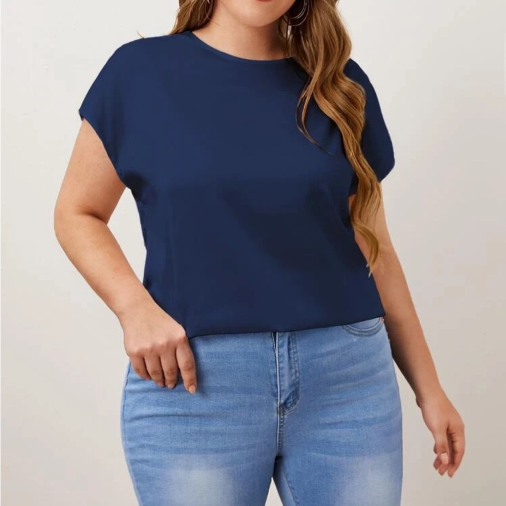SHEIN Privé Plus Twist Back Solid Top - Picture 2 of 3